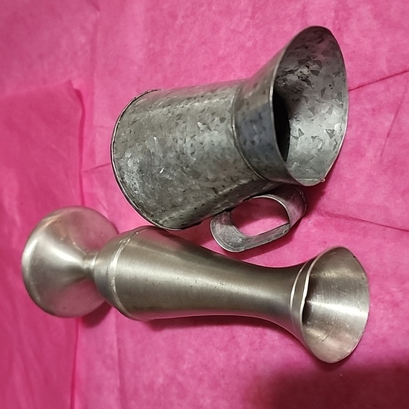 VINTAGE STAINLESS STEEL BUD VASE & WATERING CAN - Picture 3 of 4